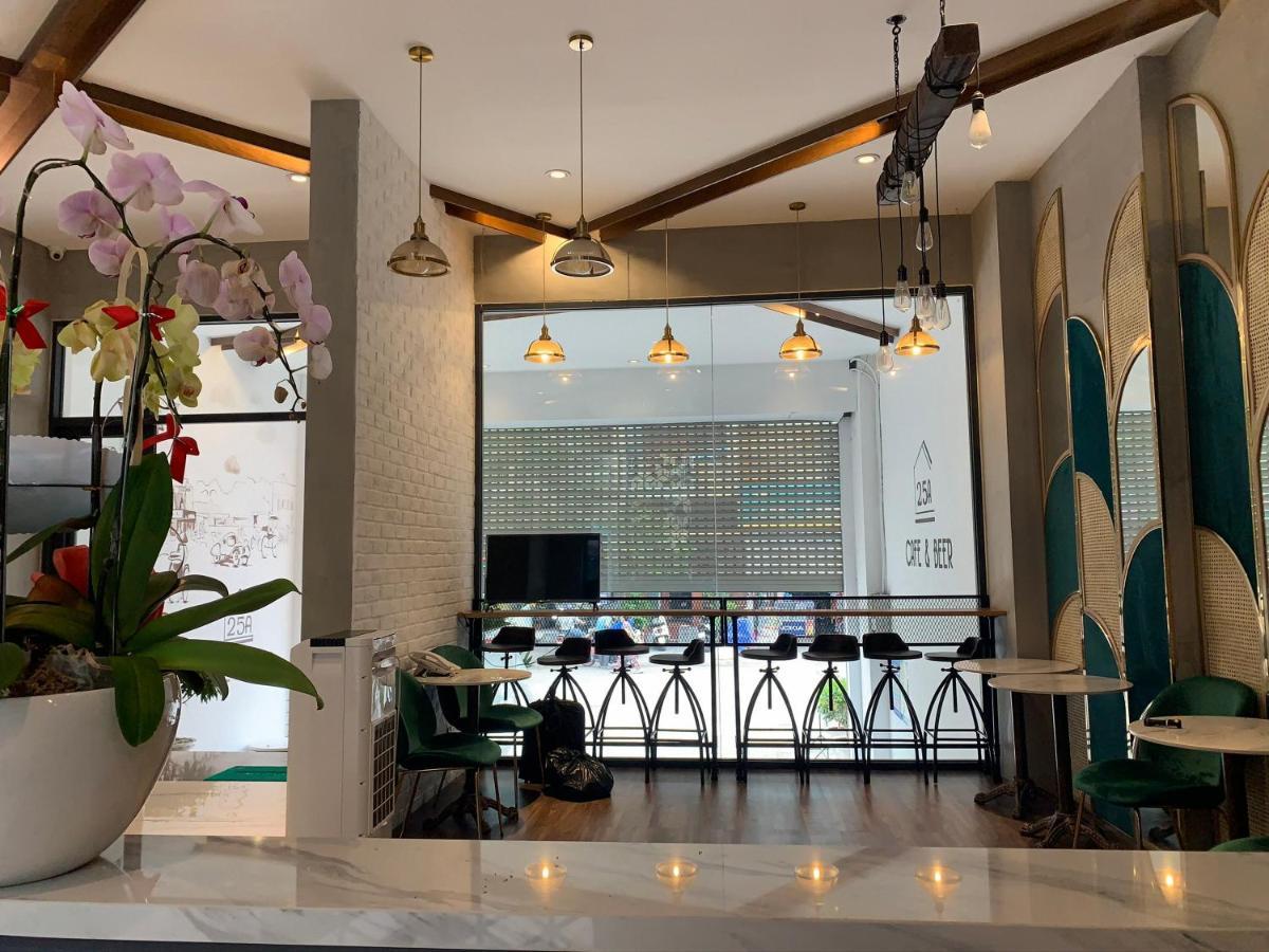 Khách sạn hẻo lánh Aha Siga Service *